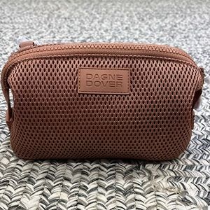 Dagne Dover Hunter Air Mesh Toiletry Bag Small Warm Dust